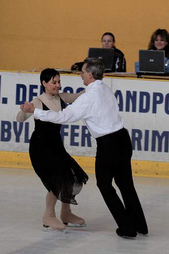 Eistanz_Kat_III_1ter_Pflichttanz/Heike-DINGER_Werner-HOELKER_SAS/_MG_9628.JPG